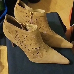 Tan suede-like ankle bootie size 8